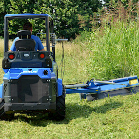 Косилка поворотная